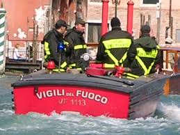 VENEZIA: PRINCIPIO D'INCENDIO IN UN RISTORANTE, VIGILI DEL FUOCO EVACUANO GLI ALLOGGI. NESSUN FERITO